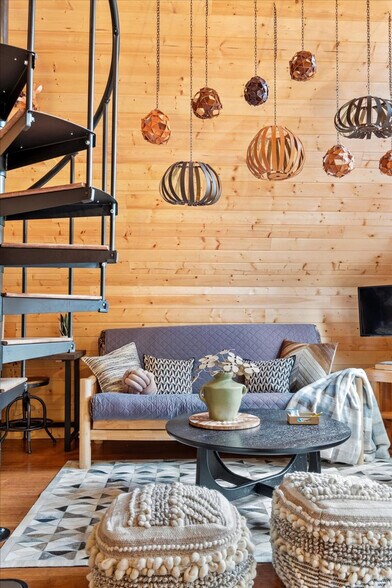 Building Photo - 102 Tahoma Pl