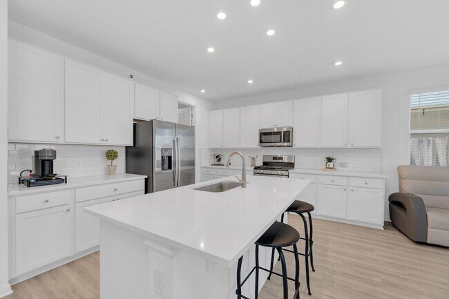 Building Photo - 20704 John Gill Dr