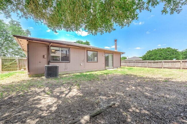 Building Photo - 16103 Purpleridge Ct
