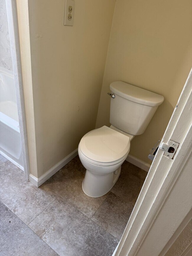 Building Photo - 12wash01