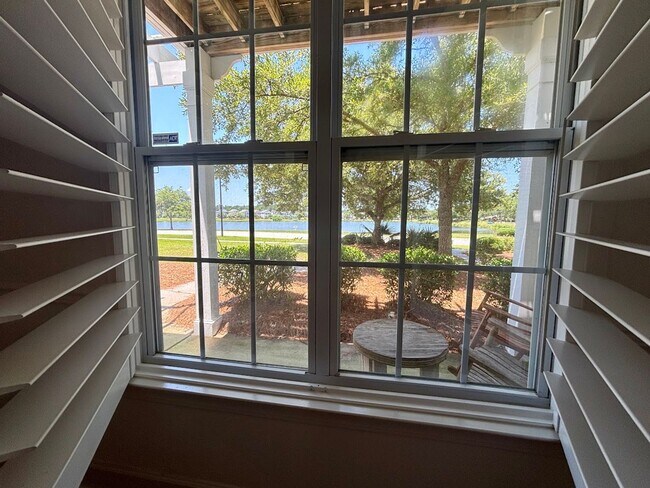 Building Photo - Beautiful 3-Bedroom, 3.5-Bath Townhome in ...