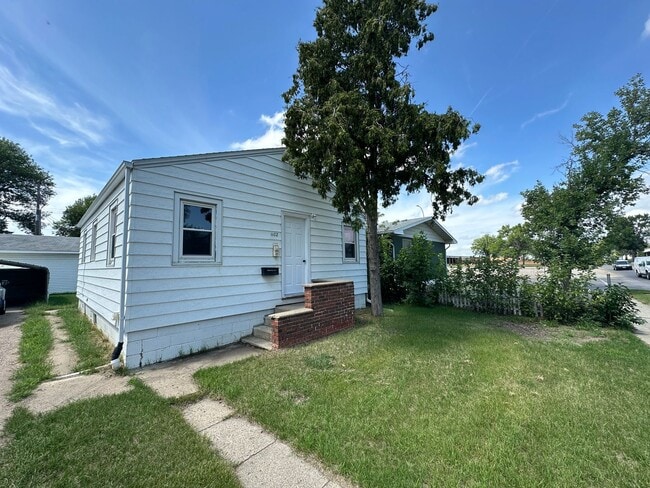 Building Photo - 2 Bedroom Home