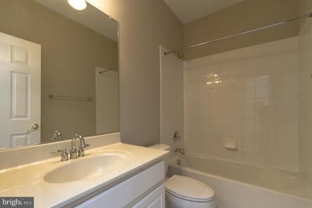 Building Photo - 41821 Bristow Manor Dr