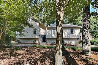 Building Photo - 4523 Hickory Grove Dr NW