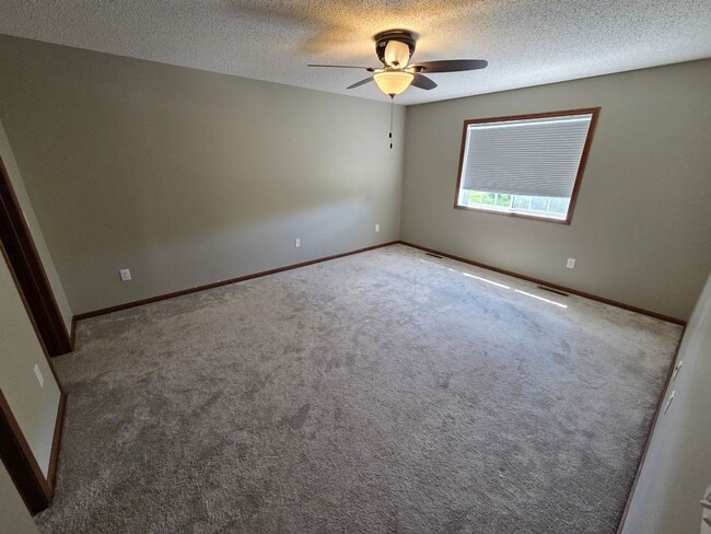 Building Photo - Stylish and Inviting; The Townhouse of Your Dreams!