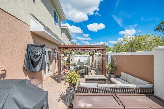 Building Photo - 2808 Gipper Cir