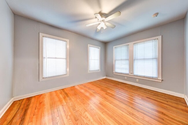 Building Photo - 1003 E 45th St