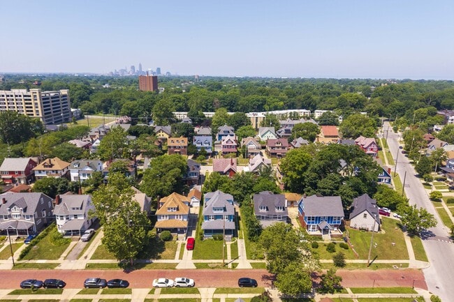 Building Photo - 1496 E 107th St