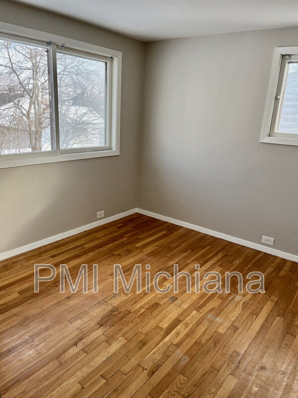 Building Photo - 4414 Huron Cir