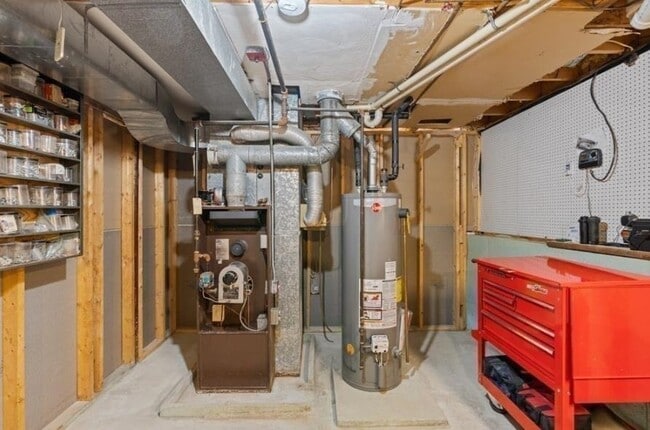 Building Photo - 58 Brandon St