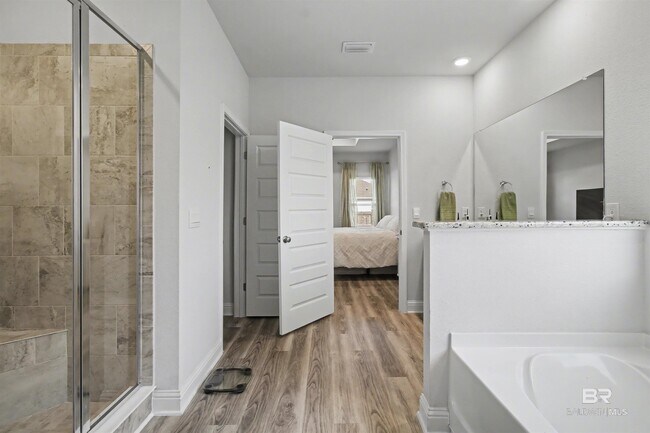 Building Photo - 3893 Mercury Cir