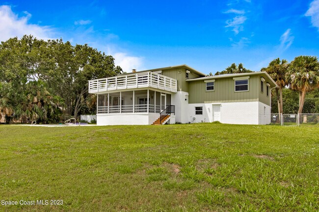 Building Photo - 7810 S Tropical Trail