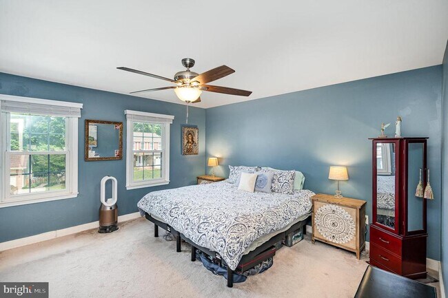 Building Photo - 15425 Beachview Dr