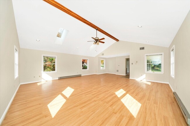 Building Photo - New Market Rental