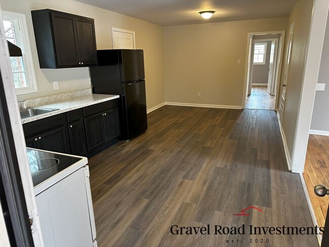 Building Photo - Charming 3-Bedroom Brick Home in a Quiet Cul-de-Sac