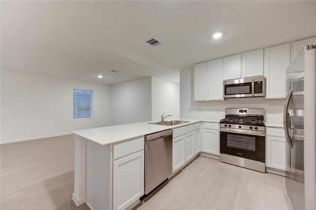 Building Photo - 1610 Birch Wood Dr