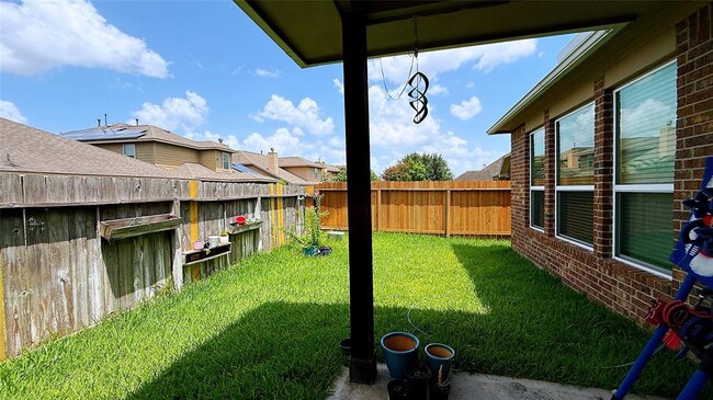 Building Photo - 2311 Blue Jay Ln