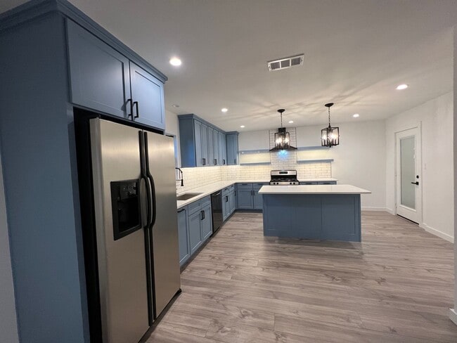 Building Photo - ***Pre-Marketing*** Remodeled 3-Bedroom Ho...