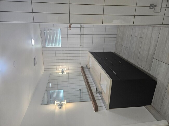 Building Photo - 283 S Roosevelt St