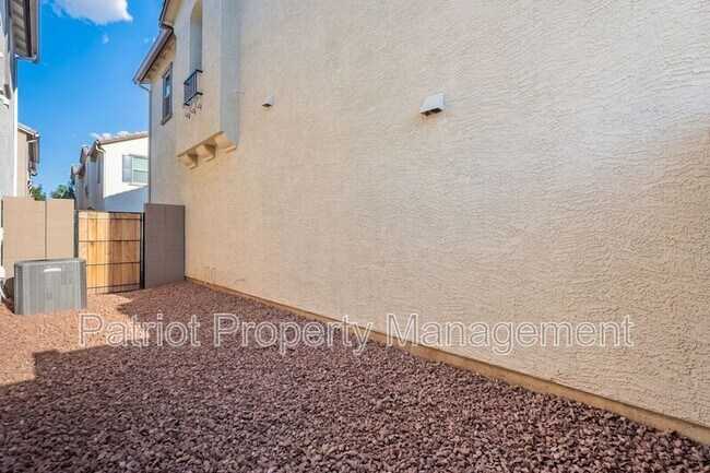 Building Photo - 5821 W Pueblo Ave