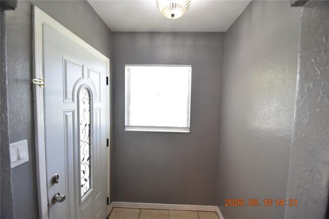 Building Photo - 212 N Clearview Ave
