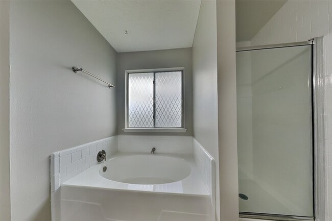 Building Photo - 16322 Jast Dr