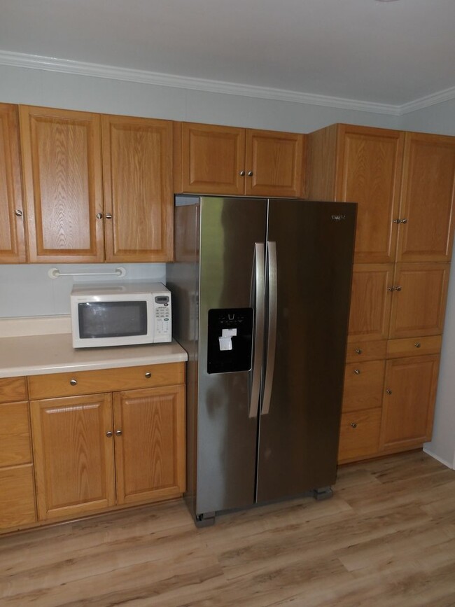 Building Photo - 3Bd/2BA   Brick Ranch Home