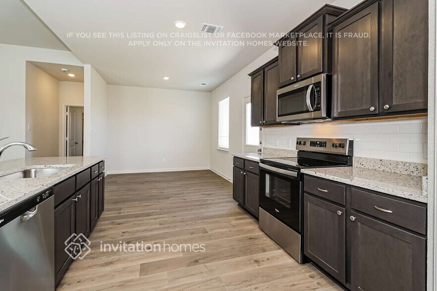 Building Photo - 10020 Pilot Pl