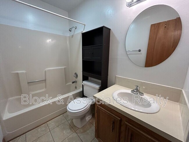 Building Photo - 316 Windsor Manor Way