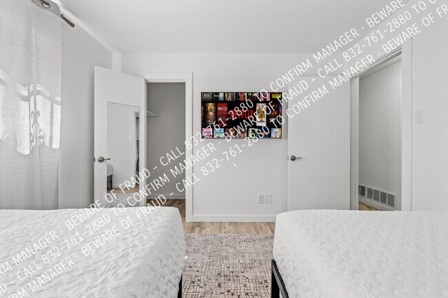 Building Photo - 12811 Pandora Dr