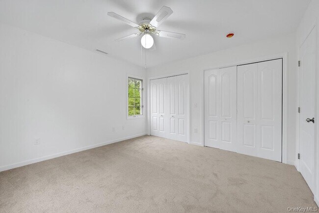 Building Photo - 2102 Martingale Dr