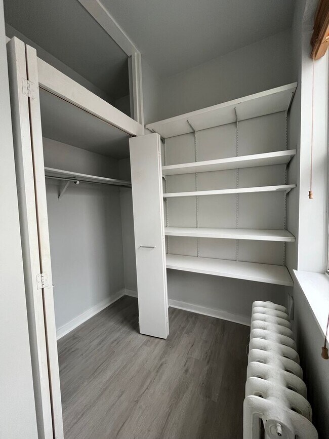 Building Photo - 438 Gaskill St