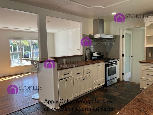 Building Photo - 2427 Sycamore Ave