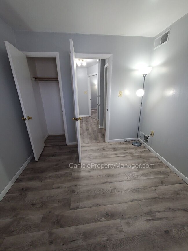 Building Photo - Pet Friendly 3 beds, 1.5 bath, central A/C, off-street parking, basement with included laundry, a...
