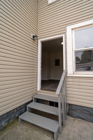 Building Photo - 1277 W 67th St