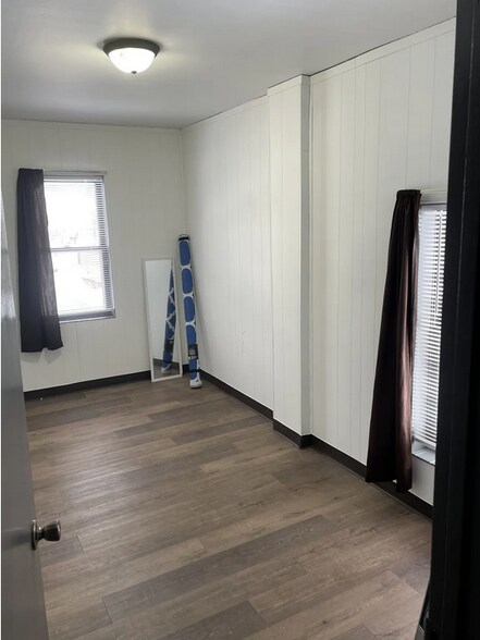 Building Photo - 420 Manitowoc St