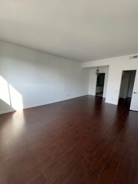 Building Photo - 2175 S Beverly Glen Blvd