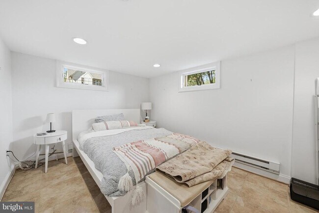 Building Photo - 3357 Stuyvesant Pl NW