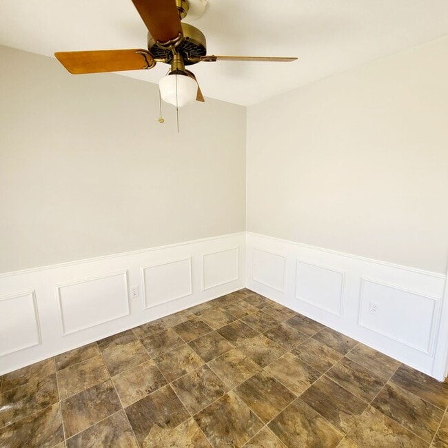 Building Photo - 11350/52 Quail Run St