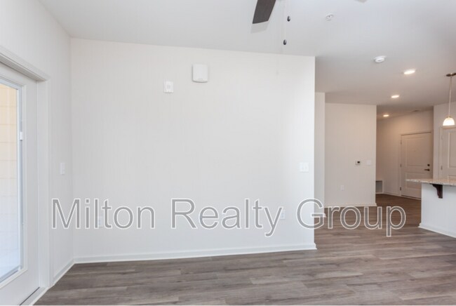 Building Photo - 210 Grove Cir