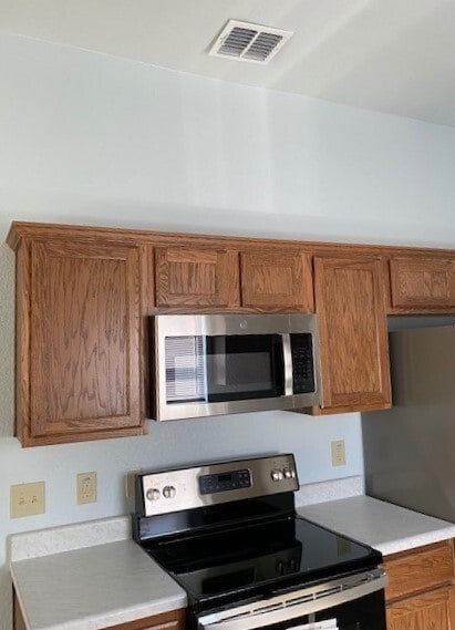 Building Photo - 305 Bronc Dr