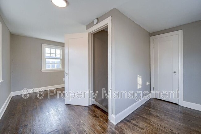 Building Photo - 2819 E 63rd St