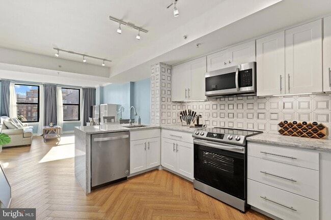 Primary Photo - 631 D St NW