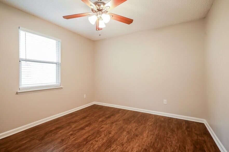 Building Photo - 2703 Ian Ct