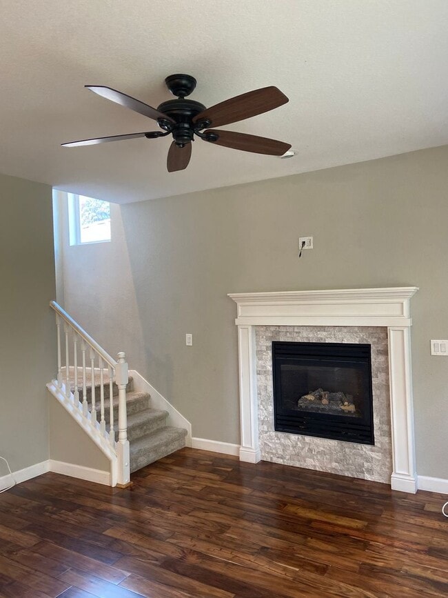 Building Photo - Parkway Beauty - 4 Bdrm, 2.5 Bath