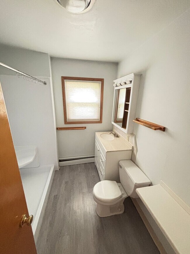 Building Photo - Spacious 3br Home for rent located in Whitehall, Echo Heights!