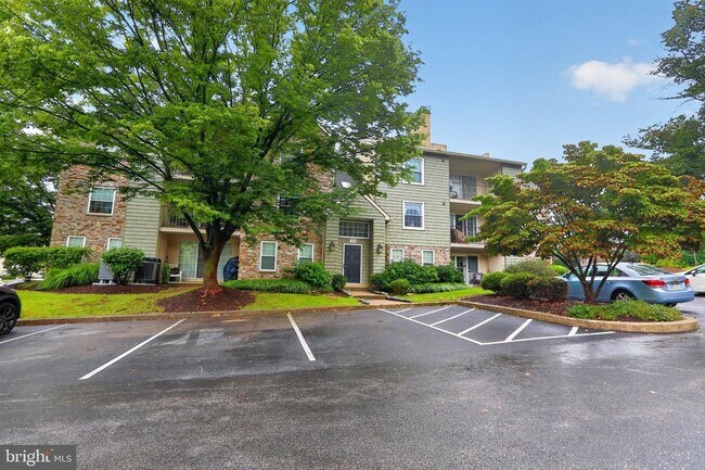 Building Photo - 702 Deer Run