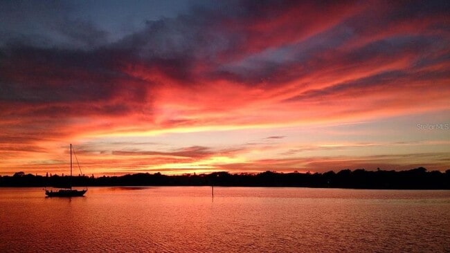 Building Photo - 1806 W Morrison Ave