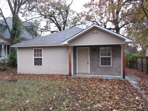 Building Photo - LJM-915 South 17th (A-B)
