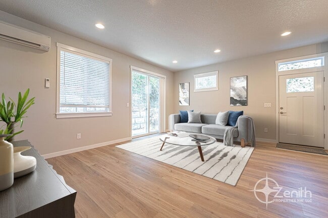 Building Photo - 4916 NE 2nd Ct